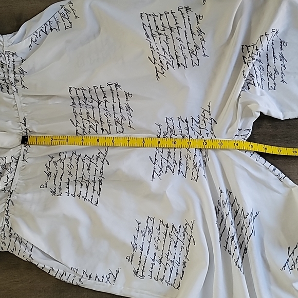🧡2/$15 Bundle White jumpsuit cursive print long sleeve, elastic waistband 10/12 - Picture 7 of 12